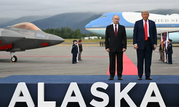 V. Putinas ir D. Trumpas susitinka Aliaskoje. (AFP / „Scanpix“) nuotr.