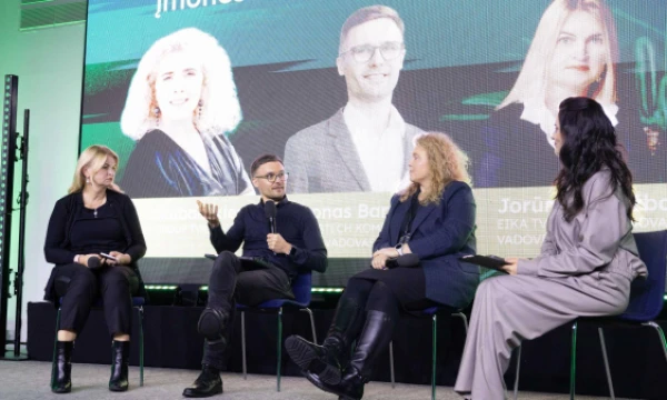 Konferencija „Tvarumo planas“, iš kairės Jorūnė Juodžbalytė, Simonas Barsteiga ir Dalia Jokubauskienė. Juditos Grigelytės (VŽ) nuotr.