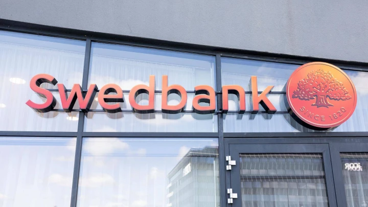 „Swedbank“ Lietuvoje uždirbo 1% mažiau