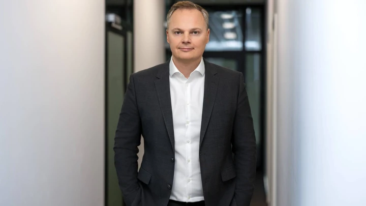 Lietuvoje prasideda klimatui neutralių kelio dangų bandymai –tausos gamtą ir mažins kuro sąnaudas