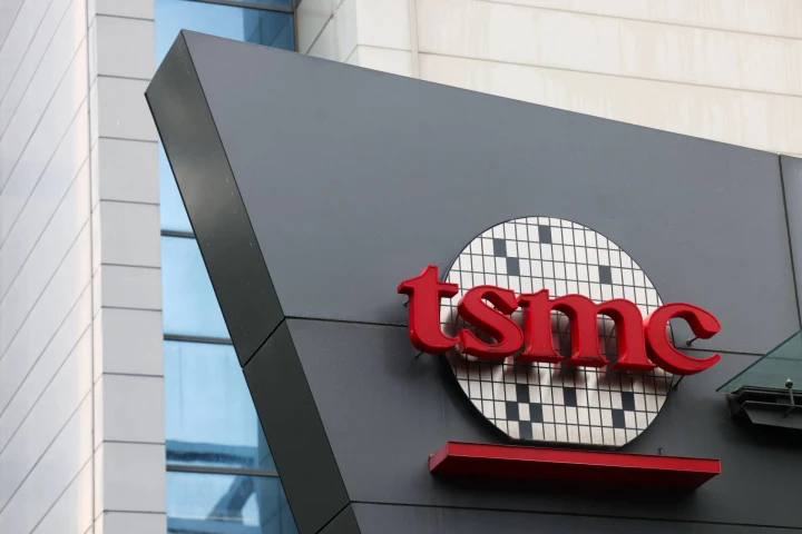 DI lustų paklausa vėl muša TSMC pelno rekordus